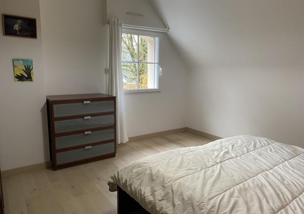 Villa de 180 m² sur une parcelle de 2400 m² avec piscine chauffée et accès direct sur le golf