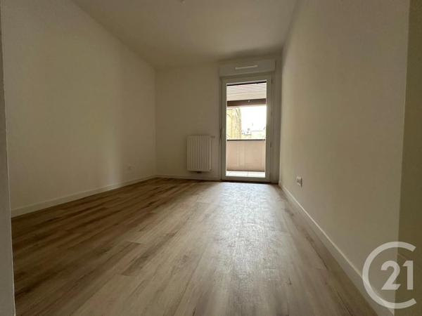 Appartement F5 à vendre  5 pièces - 106,19 m 2   FOUGERES  - 35