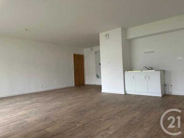 Appartement F5 à vendre  5 pièces - 106,19 m 2   FOUGERES  - 35