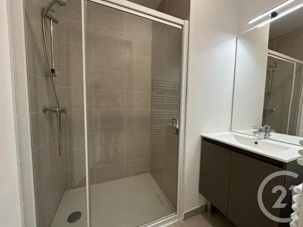 Appartement F5 à vendre  5 pièces - 106,19 m 2   FOUGERES  - 35