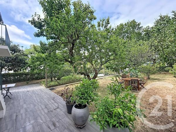 Maison à vendre  7 pièces - 146,40 m 2   ST JACQUES DE LA LANDE  - 35