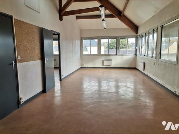 EXCLUSIVITE - MONTFORT SUR MEU, appartement de 70 m² à usage de bureaux