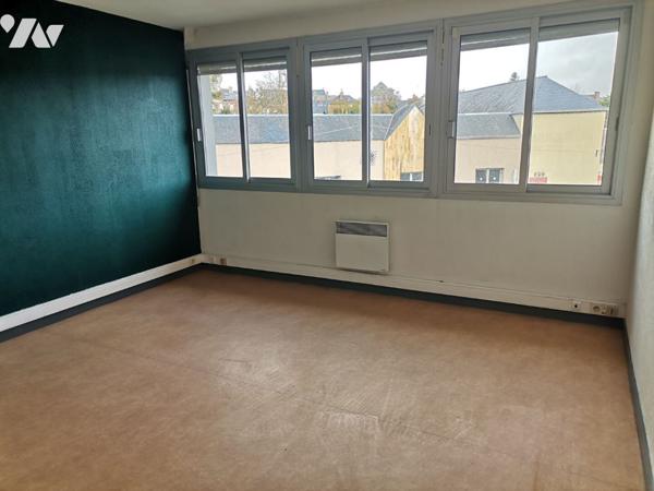 EXCLUSIVITE - MONTFORT SUR MEU, appartement de 70 m² à usage de bureaux