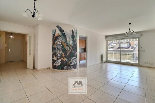 BORDEAUX Quartier CROIX BLANCHE, à vendre appartement avec 4 chambres, terrasse, balcon et garage