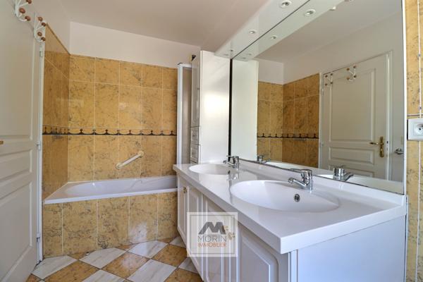 BORDEAUX Quartier CROIX BLANCHE, à vendre appartement avec 4 chambres, terrasse, balcon et garage