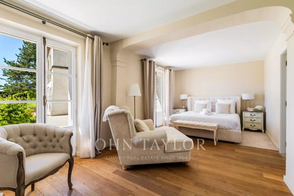 Élégante propriété avec une vue exceptionnelle sur Saint-Paul de Vence