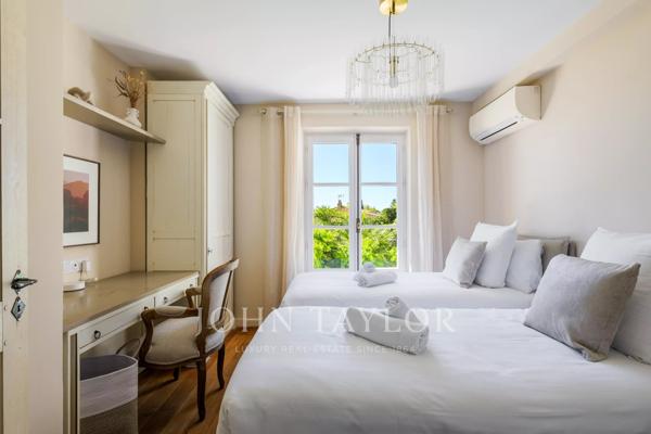 Élégante propriété avec une vue exceptionnelle sur Saint-Paul de Vence