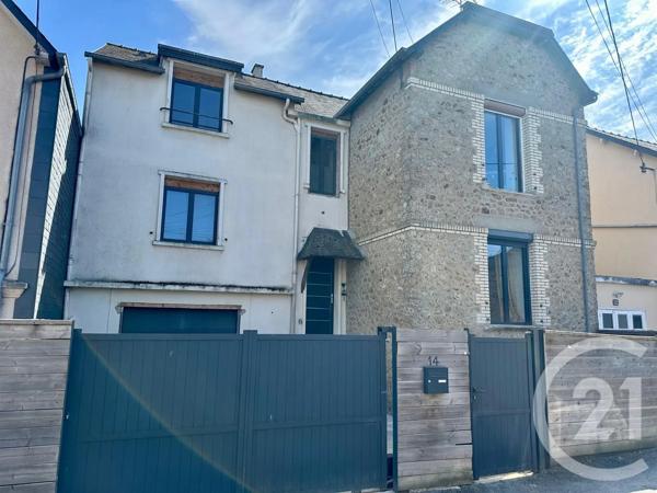 Maison à vendre  8 pièces - 137,55 m 2   FOUGERES  - 35