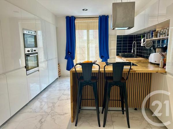 Maison à vendre  8 pièces - 137,55 m 2   FOUGERES  - 35