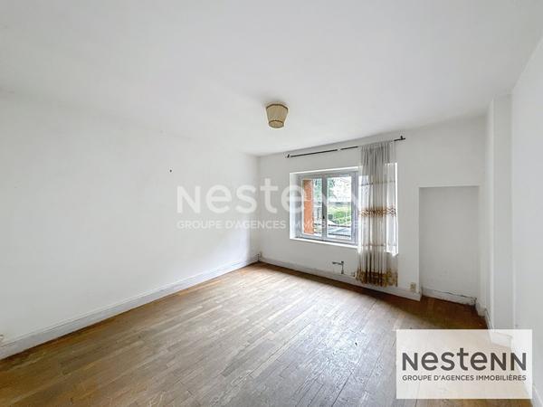 Investisseurs, ne ratez pas cette maison de 340 m² à Blois avec 13 pièces et 8 chambres sur 1 648 m². Idéal pour rénovation, location ou revente. Proche écoles, commerces et transports.