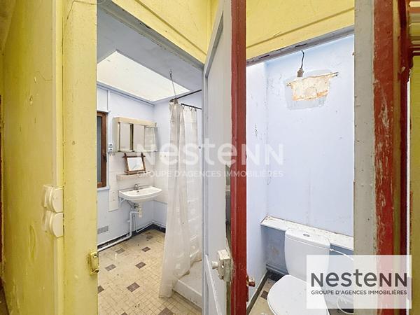 Investisseurs, ne ratez pas cette maison de 340 m² à Blois avec 13 pièces et 8 chambres sur 1 648 m². Idéal pour rénovation, location ou revente. Proche écoles, commerces et transports.