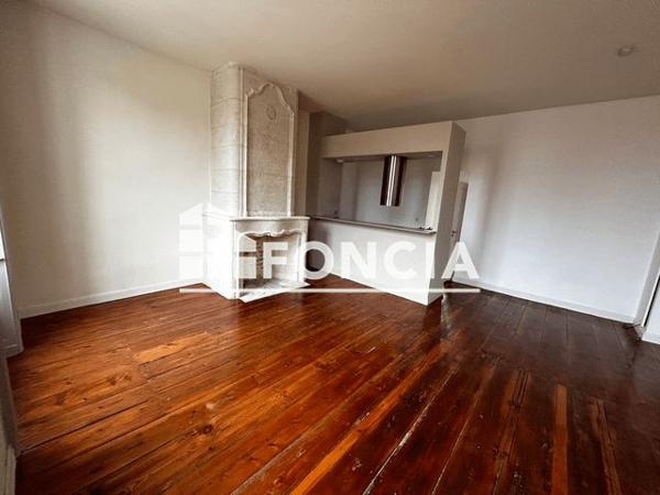 Location Appartement 2 pièces 46.8 m² - 15 RUE MAURICE MARTINEAU Saintes 17100