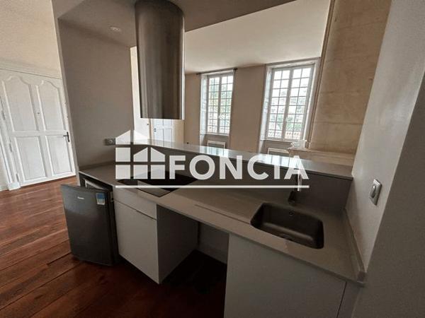 Location Appartement 2 pièces 46.8 m² - 15 RUE MAURICE MARTINEAU Saintes 17100