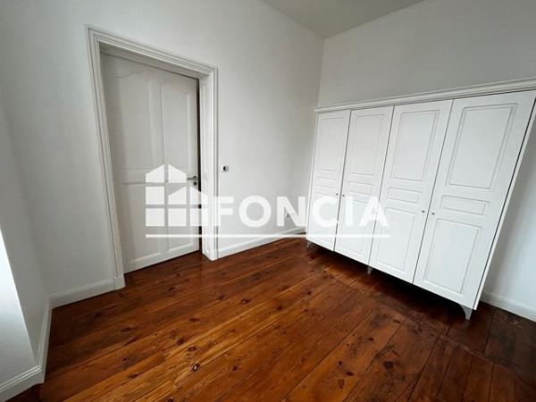 Location Appartement 2 pièces 46.8 m² - 15 RUE MAURICE MARTINEAU Saintes 17100