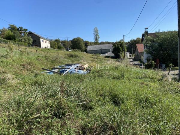 Terrain constructible - Proximite oloron-sainte-marie - Réf.:205088 PROXIMITE OLORON - TERRAIN DE 1150 M² AVEC VUE PYRENEES. BAISSE DE PRIX.
