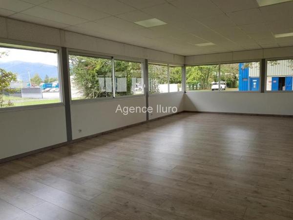 Bureau(x) - Entre oloron et pau - Réf.:204767 BUREAUX PLAIN PIED DE 415 M² SUR TERRAIN DE 4500 M²