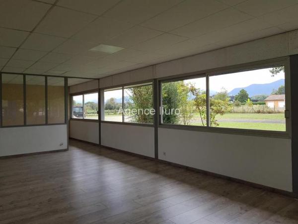 Bureau(x) - Entre oloron et pau - Réf.:204767 BUREAUX PLAIN PIED DE 415 M² SUR TERRAIN DE 4500 M²