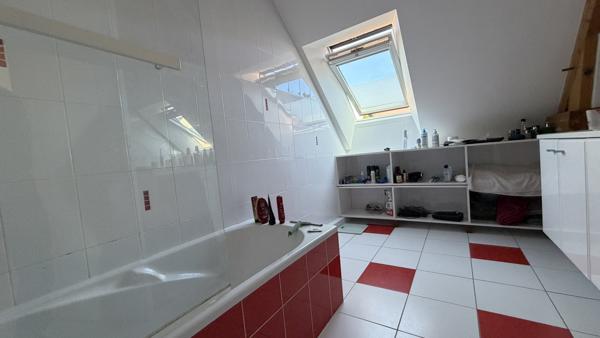 Maison familiale 5 chambres – La Mézière – Vie de plain-pied