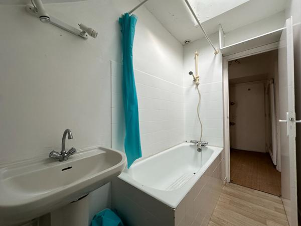 A vendre Vannes Quartier Saint-Patern appartement T3 cave à rafraichir