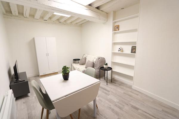 ORLEANS - CHARPENTERIE - Studio meublé - 19m² - calme