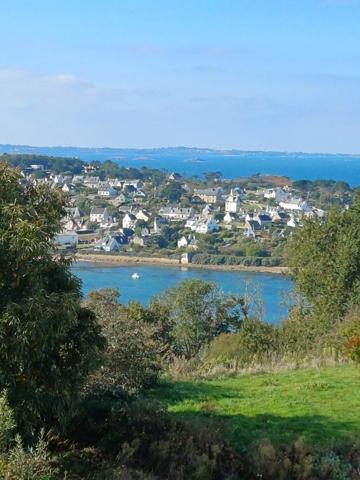 Plougasnou (29630) Plougasnou Primel, grande maison traditionnelle, 6 ch dont 5 de plain pied, grenier vue mer aménageable, sous