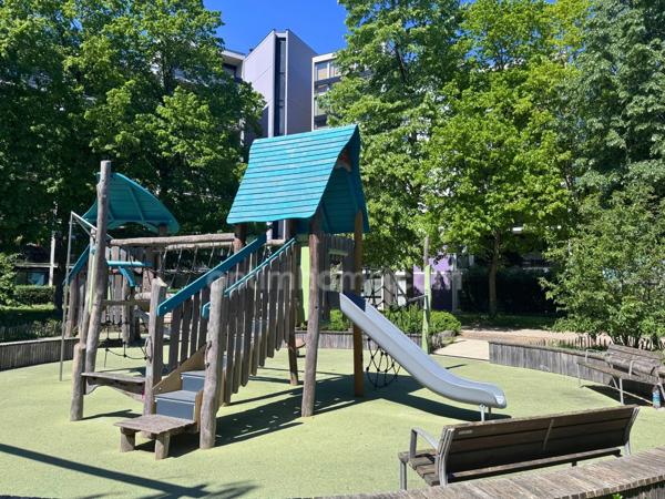 Métro Clémenceau - T5 rénové – 106 m² – Balcon Sud – Garage