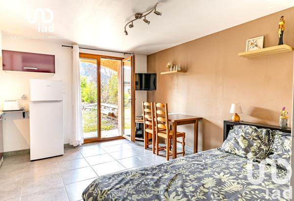 Maison 5 pièces de 164 m² à Rousset (05190)