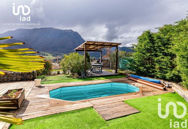 Maison 5 pièces de 164 m² à Rousset (05190)