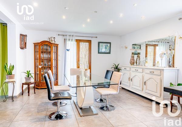 Maison 5 pièces de 164 m² à Rousset (05190)