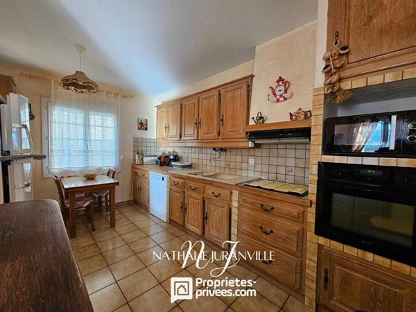 Propriété 3 logements, 180 m², garage, atelier, jardin