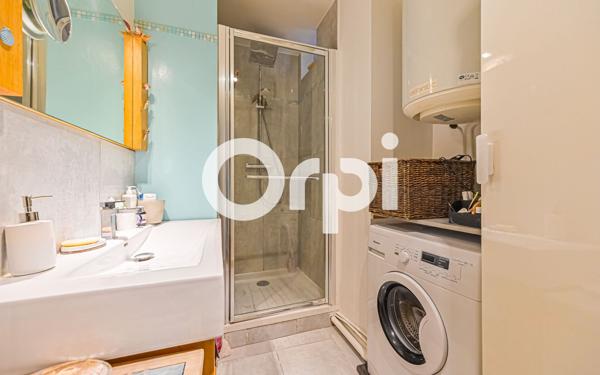 Appartement à vendre    2 pièces • 60 m2 Paris 20