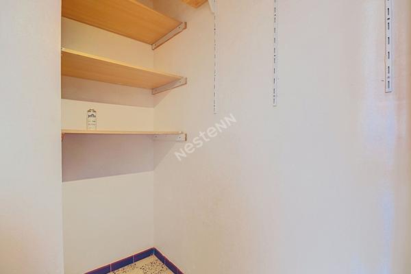Studio de 25 m² avec balcon plein sud, cave et vue dégagée à louer à Vitrolles Nord, proche Vieux-Village