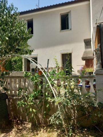 Maison T5 avec terrasse, jardin et garage