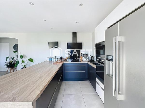 Maison familiale T6 - Environnement rare avec lacs