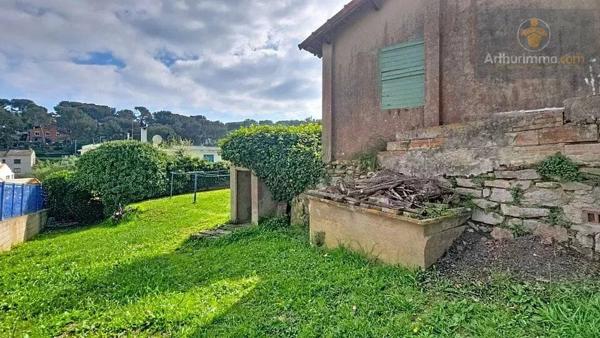 Vente                                                      Maison
                        
                     7 pièces                      177 m2                     à La Seyne-sur-Mer