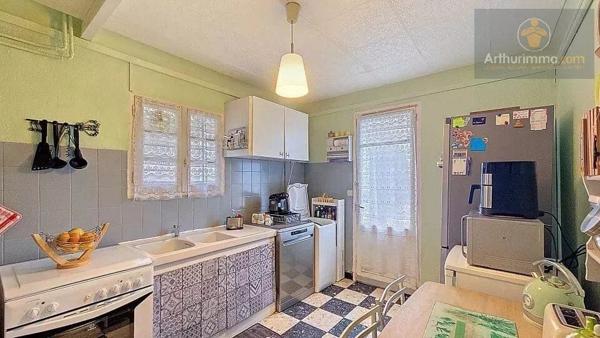 Vente                                                      Maison
                        
                     7 pièces                      177 m2                     à La Seyne-sur-Mer