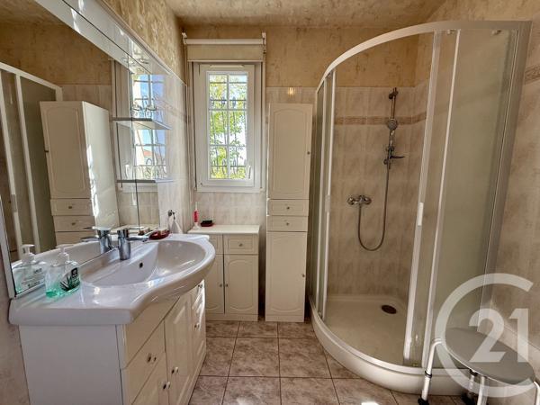 Maison à vendre  4 pièces - 88,13 m 2   SAUJON  - 17