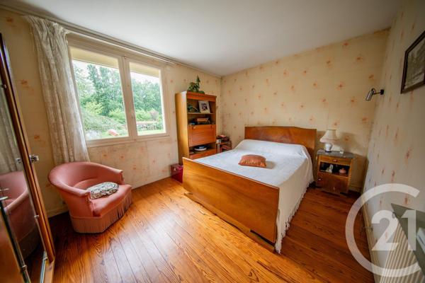 Maison à vendre  5 pièces - 102,02 m 2   ST MEDARD EN JALLES  - 33