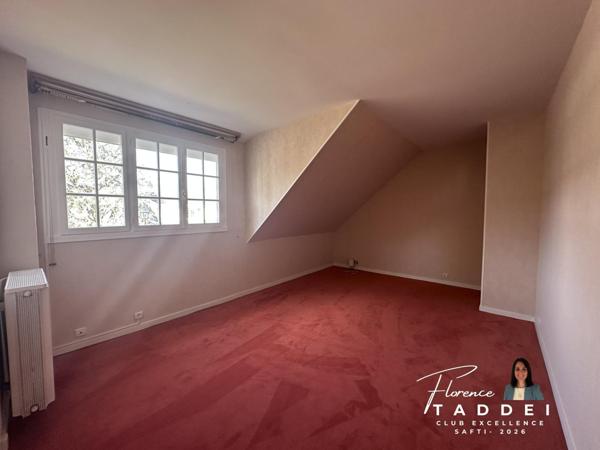 Grande maison familiale au centre de Limours