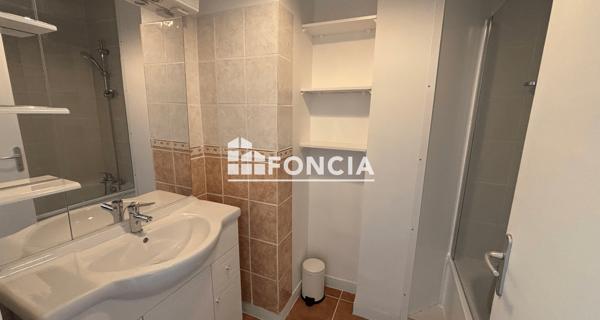 Location Appartement meublé 4 pièces 68.77 m² - Bourg-saint-andéol 07700
