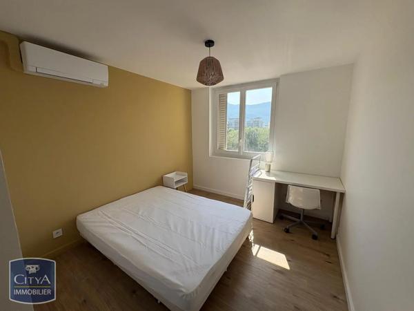 Appartement à louer 4 pièces 58.2m² Grenoble (38000)