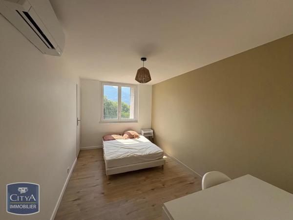 Appartement à louer 4 pièces 58.2m² Grenoble (38000)