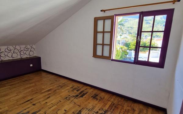 Maison à vendre    10 pièces •  Cilaos