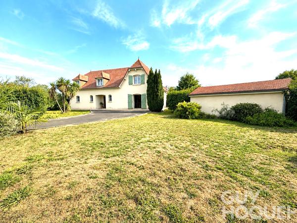 Belle maison familiale de 200m2 avec 5 chambres et double garage