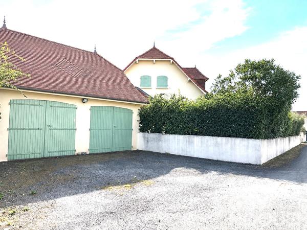 Belle maison familiale de 200m2 avec 5 chambres et double garage