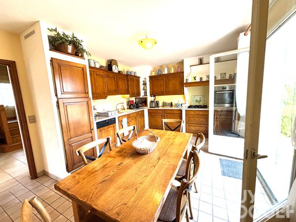 Belle maison familiale de 200m2 avec 5 chambres et double garage