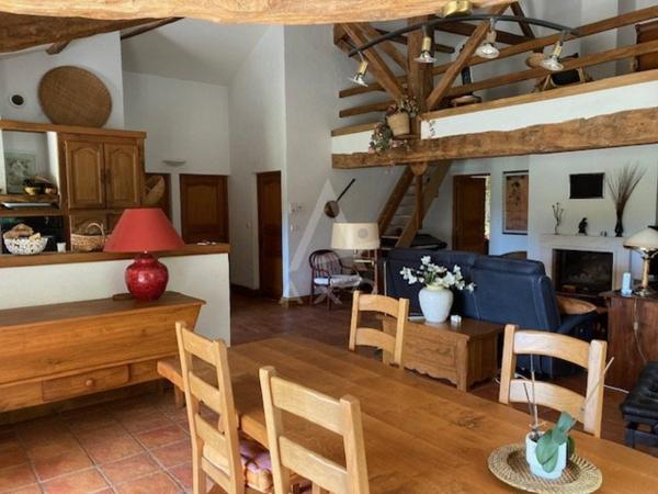 Belle maison de caractère sur 3 hect avec étangs