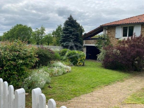 Belle maison de caractère sur 3 hect avec étangs