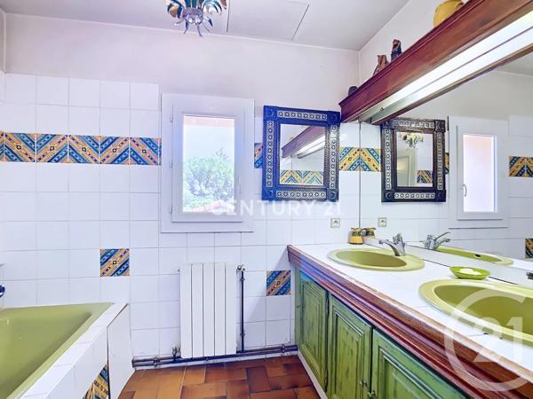 Maison à vendre  5 pièces - 174,33 m 2   AUBAGNE  - 13