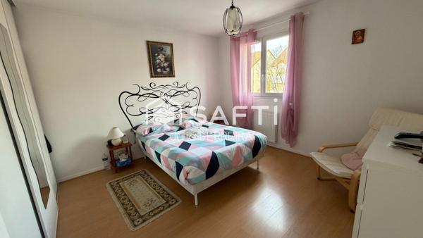 Pavillon sans une petite copro proche tout commerces